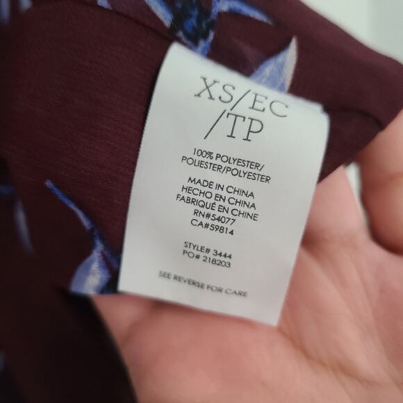 Cabi Womens Sz XS Burgundy Bluee Icy Floral Bouquet Sleeveless Tank Blouse - Picture 4 of 4